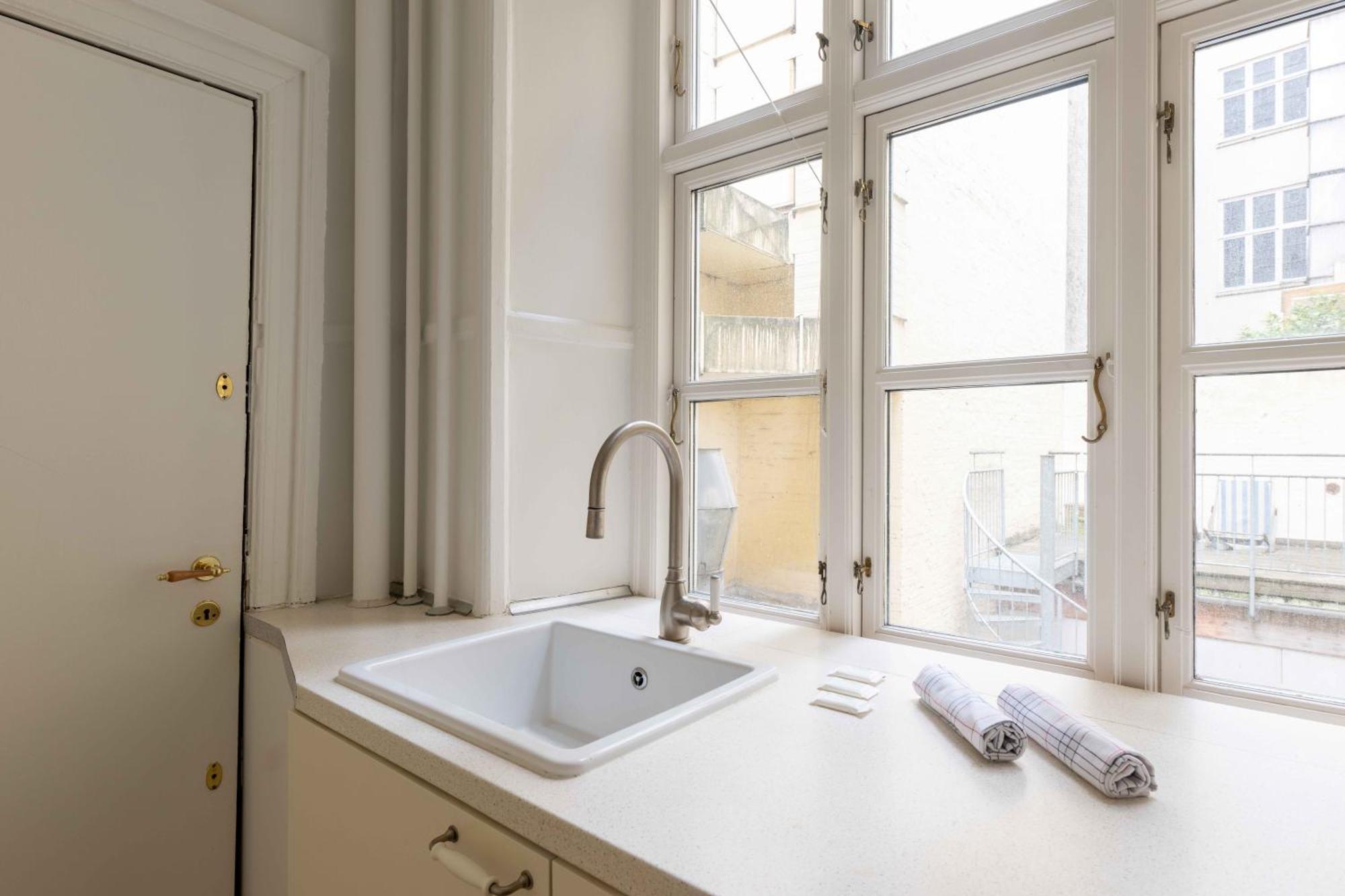 Spacious Tivoli Gardens Apartment W 3 Bedrooms كوبنهاجن المظهر الخارجي الصورة